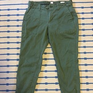 GAP cropped pants